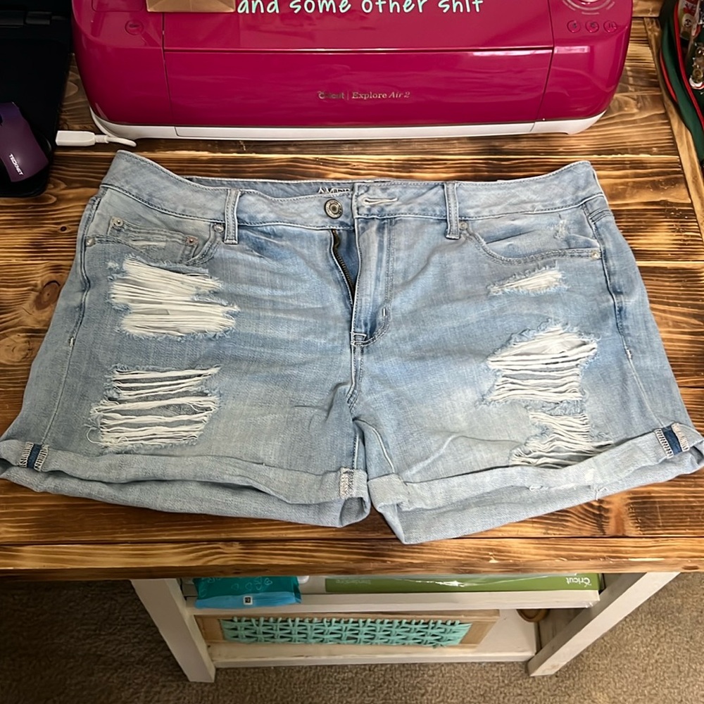 Size 16. American eagle distressed light washed shorts. GUC.